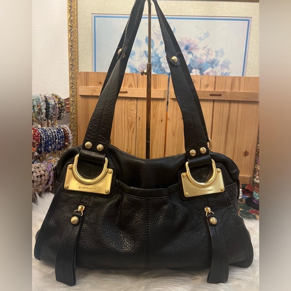 💜B.Makowsky Elegant Black Shoulder Bag with Gold Accents
